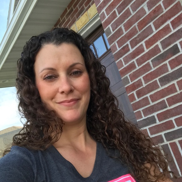 Meet your Posher, Heather - Picture 1 of 1